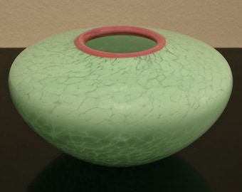 ART GLASS VASE