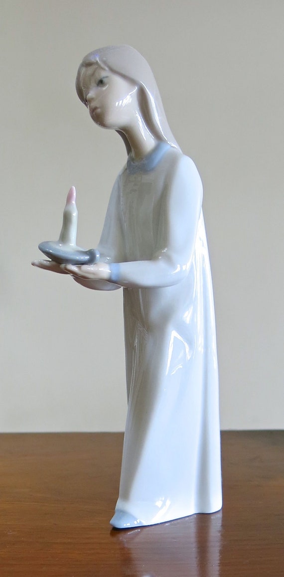 パステルLLADRO 陶器製少女像 Spring has come Girl Sculpture | Lladró® USA