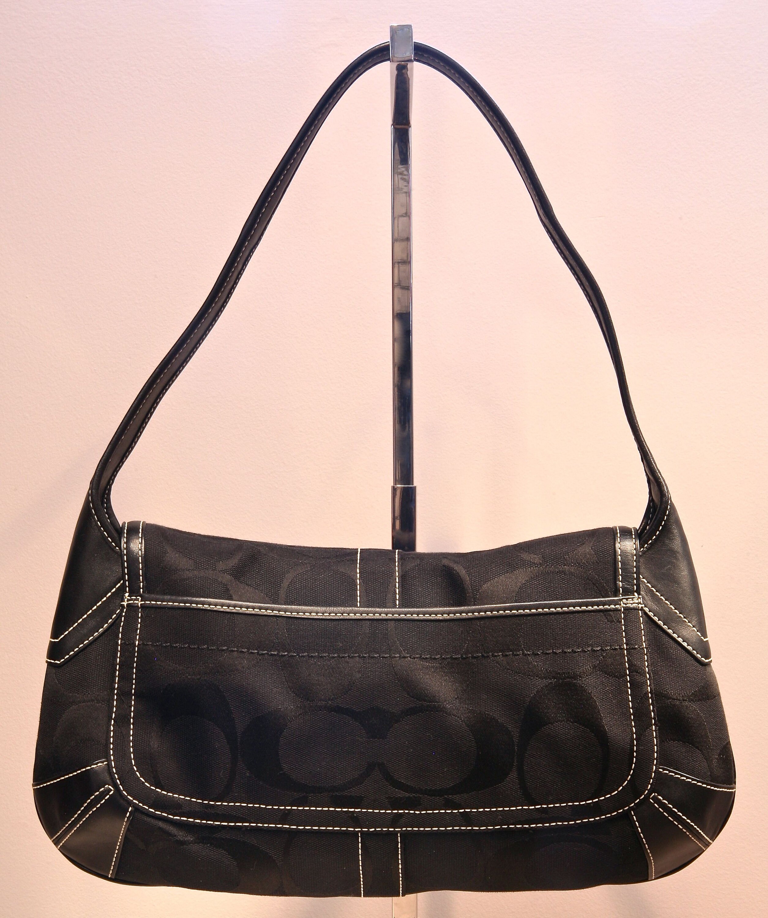 バッグ COACH SIGNATURE CANVAS ONE SHOULDER BAG Coach Zip Top Shoulder Bag In Signature Canvas | Brixton Baker
