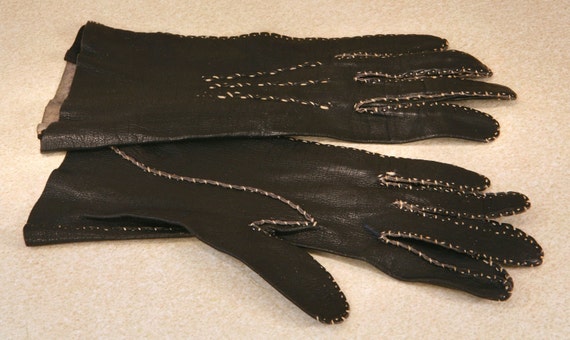 LADIES STITCHED GLOVES in Black Leather - image 2