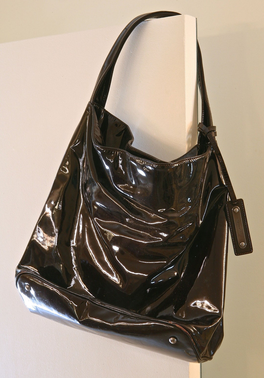 【JILLSTUART】★LEATHER LARGE CHEMI BAG BLACK Jill Stuart Clutch: Elegant Black Patent Leather