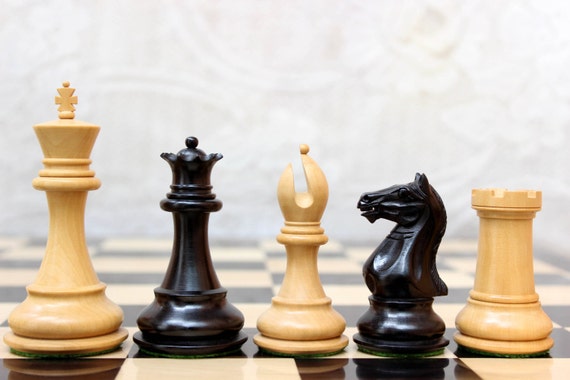 Ruy Lopez de Segura Luxury Chess Pieces in African Padauk - 4.5