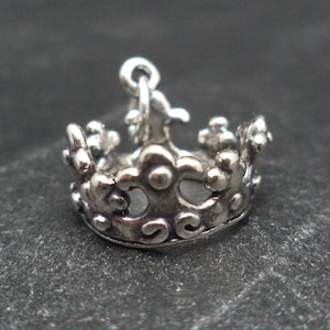 Charm de corona de plata de ley