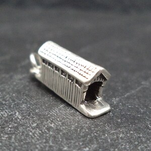 925 Silber 3D-überdachte Brücke Anhänger für Bettelarmband
