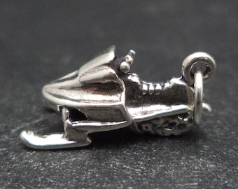 Srebrny wisiorek 3D w kształcie skutera śnieżnego do bransoletki z zawieszkami