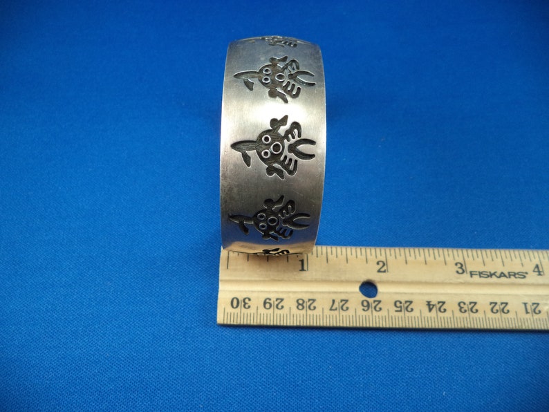 Weighs 71.1 grams Beautiful Vintage Sterling Silver Navajo Mud Head Bracelet