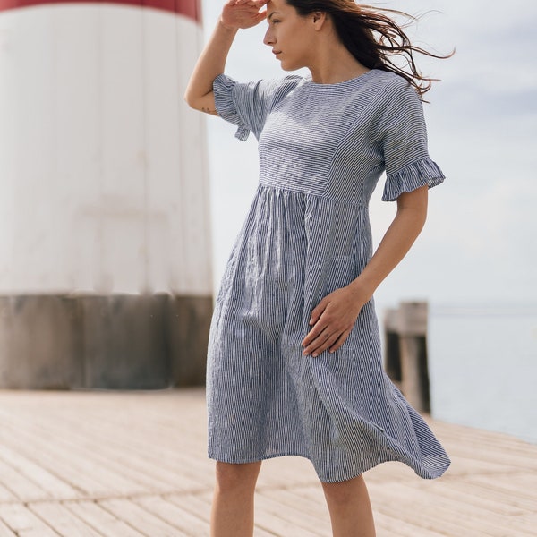 Robe FLAX NADEŽDA pour tout l'été. La coupe très confortable garantit une sensation agréable même les jours les plus chauds. Coupe ample et poches.