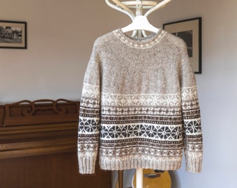 HELGA Isländischer Pullover Frauen L Größe, handgestrickter Reiner isländischer Wollpullover, Einzigartiges Design Lopapeysa, bereit zu tragen