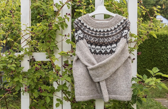 SKULL Icelandic Lopapeysa Sweater Knitting Pattern, Nordic