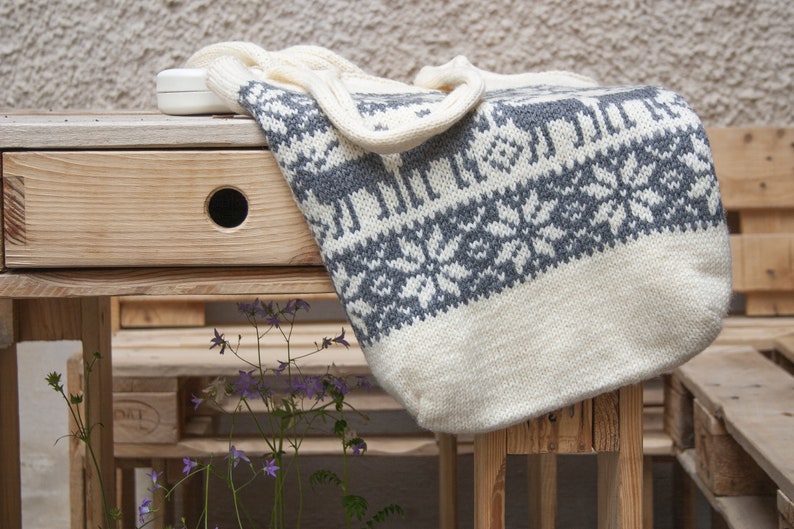 Selbu Deers Wool Knit Tote Bag with Interior Pockets in Nordic Moose Pattern Fair Isle Knitted Bag
