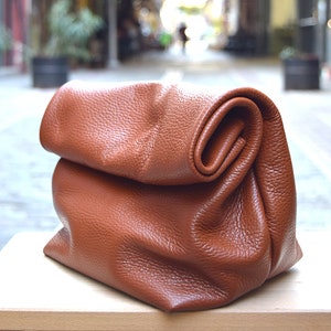 Sac à lunch en cuir marron, pochette pliée en cuir, sac à main tendance en cuir, sac à main en cuir fait main, sac à bandoulière, cuir véritable grainé