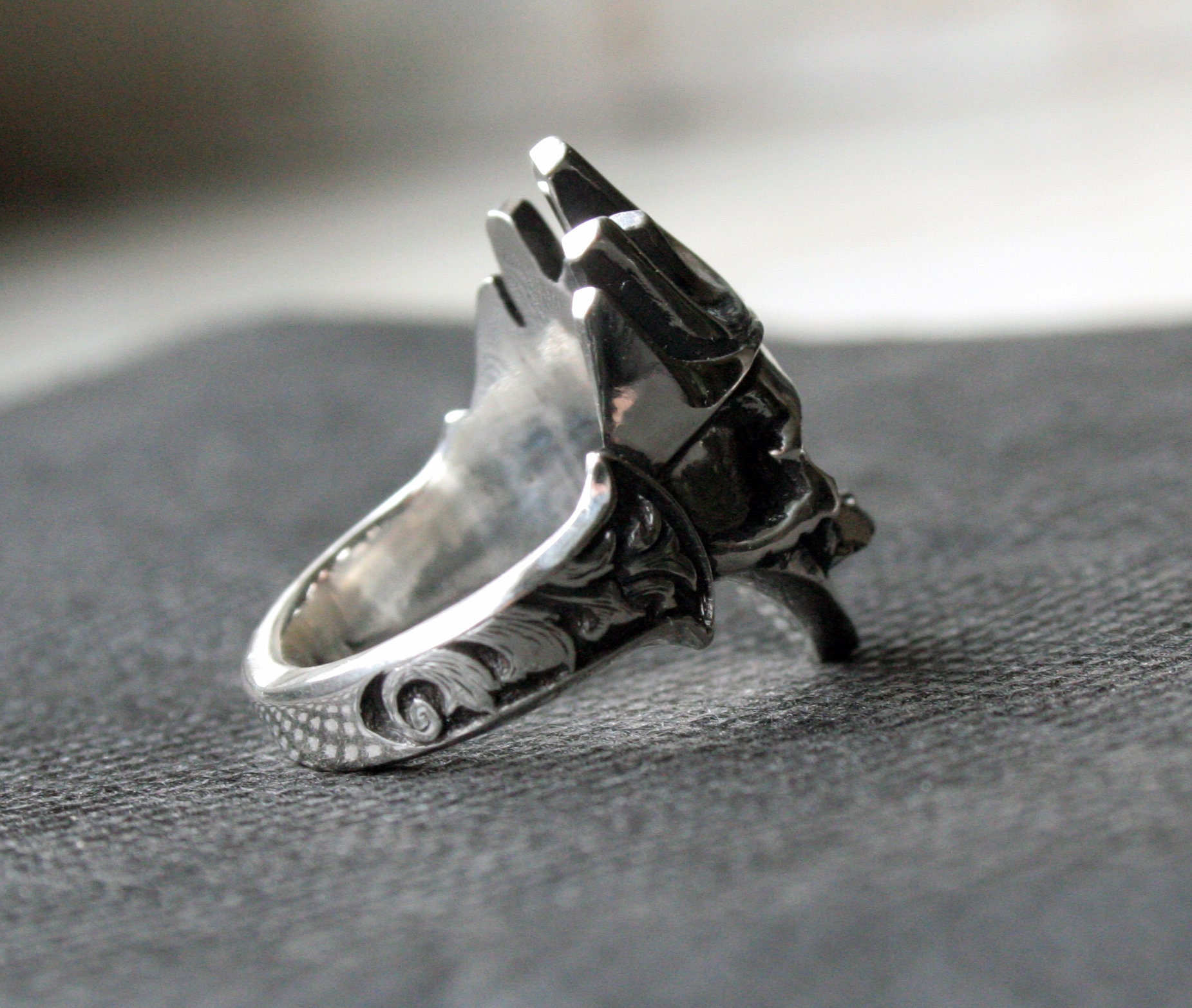 送料税込【King Ice】The .925 Sterling Silver Death Ring☆ Skull Ring the King is Dead Sterling Silver Scrollwork