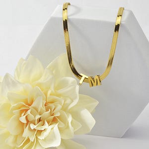 Colgante con letra de hermana personalizada para regalo de cumpleaños, joyería de acero inoxidable con inicial, cadena de plata o oro, regalo de aniversario para hermana