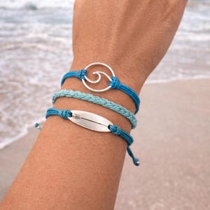 Bracciale da surf personalizzato Stack Surf Jewelry per donne Braccialetti fatti a mano Bracciale impermeabile Bracciale da surf Set di tre regalo da spiaggia