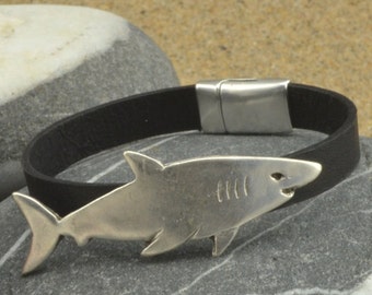 Custom Shark Bracelet for Men Personalized Leather Jewelry Unique Dad Gift Ocean Shark Jewelry for Men Jaws Bracelet Beach Themed Jewelry