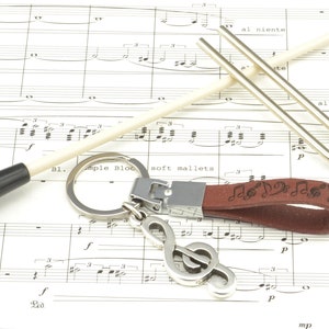 Cozy Detailz Customized Music Note Keychain, Gift for Musician