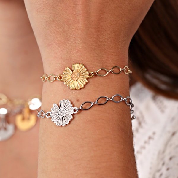 Delicate Daisy Bracelet Gold or Silver for Women Minimalist Rhombus Chain Bracelet Single Daisy Charm Summer Style Flower Floral Design