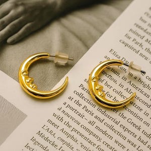 Minimalist Moon Hoop Earrings: Gold or Silver Crescent Moon Earrings – Celestial Face Studs – Bohemian Lunar Jewelry Gift for Women
