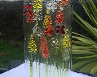Panel de flores rojas dobles