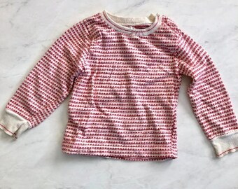 Camisa vintage para niña pequeña / ropa retro para bebé / suéter para niña pequeña / Tienda infantil Merrihew's de Nueva Jersey / ropa retro / regalo para bebé