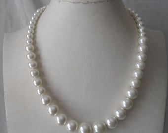 Pearl Necklace,ivory pearl necklace,one strand necklace, 18 Inches Glass Pearl Necklace,  one strand Pearl Necklace,Wedding Jewelry,Necklace