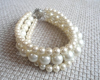 Ivory Pearl  Bracelet, Pearl Bracelet,3 Strands Pearl Bracelet,,Wedding Jewelry,Pearl Jewelry,Bridesmaid Bracelet,Glass Pearl Bracelet,