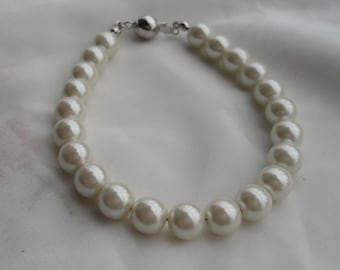 Pulsera de perlas, Joyas de boda, Joyas de perlas, Pulsera de dama de honor, Pulsera de perlas de 8 mm, Pulsera de perlas de vidrio, Pulsera de perlas blancas,