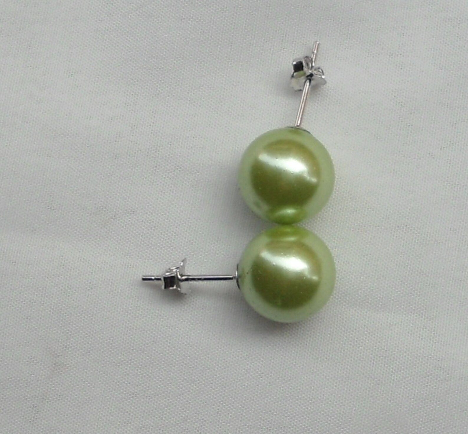 Green Pearl Earrings 6mm Pearl EarringsPearl EarringsGlass Etsy