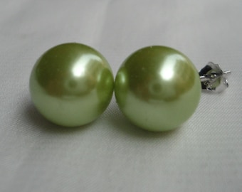 6mm 8mm 10mm Green Pearl Earrings,Pearl Earrings,Earrings,Glass Pearl Stud Earrings,Wedding Jewelry,Bridesmaid Earrings,Wedding Party Gift