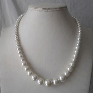 Pearl Necklace,ivory pearl necklace,one strand necklace, 18 Inches Glass Pearl Necklace,  one strand Pearl Necklace,Wedding Jewelry,Necklace