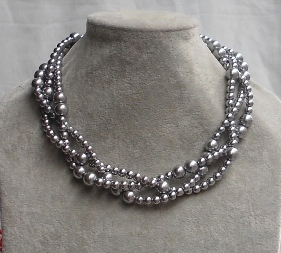 gray pearl necklaces