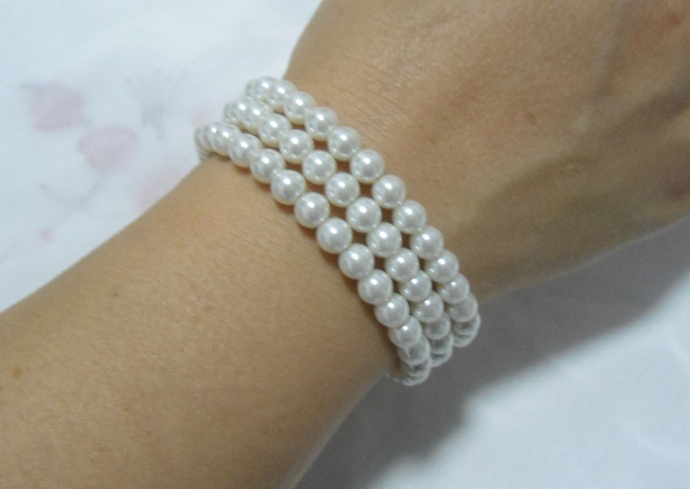Delicate Pearl And Gold Bean Bracelet – 「NOBRANDS」