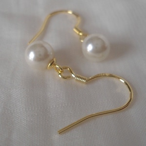 8mm Pearl Earrings,Glass Pearl Earrings,Dangle Pearl Earrings,Wedding Jewelry,Bridesmaid Earrings,Wedding Party Gift