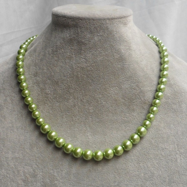 Small Green Pearl and Chaton Necklace main image 0