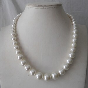 Pearl Necklace,ivory pearl necklace,one strand necklace, 18 Inches Glass Pearl Necklace,  one strand Pearl Necklace,Wedding Jewelry,Necklace