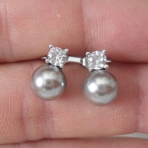 8mm Gray Pearl Earrings,Glass Pearl Stud Earrings,Wedding Jewelry,Bridesmaid Earrings,Wedding Party Gift