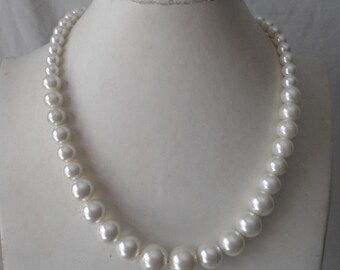 Pearl Necklace,ivory pearl necklace,one strand necklace, 18 Inches Glass Pearl Necklace,  one strand Pearl Necklace,Wedding Jewelry,Necklace