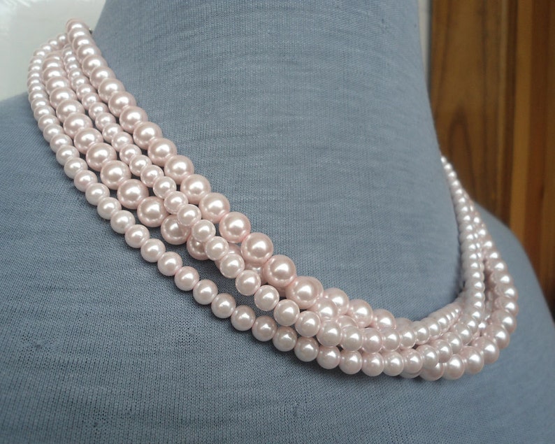 Light pink pearl necklace Clearance