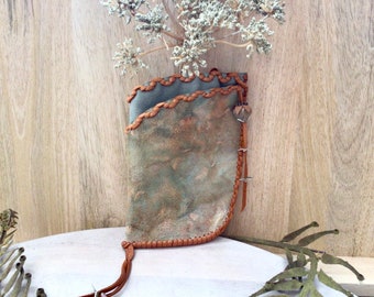 Leather wall pocket vase leaf pod