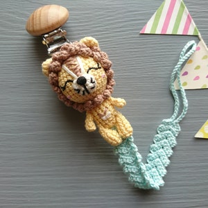 Pacifier clip Lion. Personalized Baby shower gift. Gender neutral baby gift