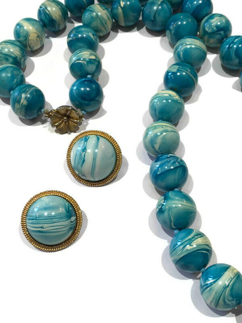 1950/'s Turquoise and White Marble Beaded Necklace with Matching Clip On Earring