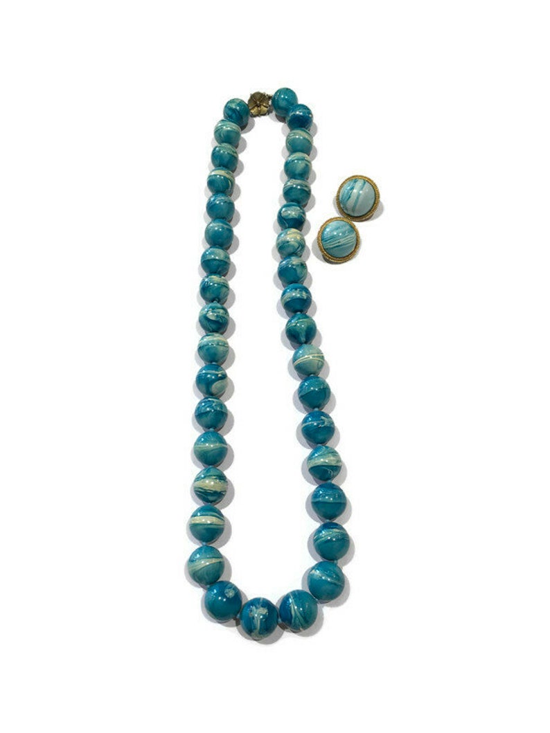 1950/'s Turquoise and White Marble Beaded Necklace with Matching Clip On Earring