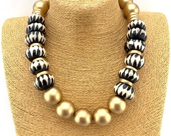 Black and white zigzag bone and gold wood necklace