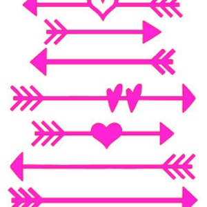 Pode incluir: Conjunto de seis gr&aacute;ficos de flechas cor-de-rosa com desenhos de cora&ccedil;&otilde;es. As flechas apontam em dire&ccedil;&otilde;es opostas. Os cora&ccedil;&otilde;es s&atilde;o de tamanhos e formas diferentes.