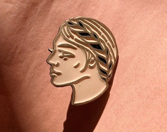 Mujer Woman Soft Enamel Pin, 1.25" Antique Gold Finish. Sister Lapel Pin. Sand & Black Enamel, Braid, Mother, Madre, Gift Idea. Gift for Her