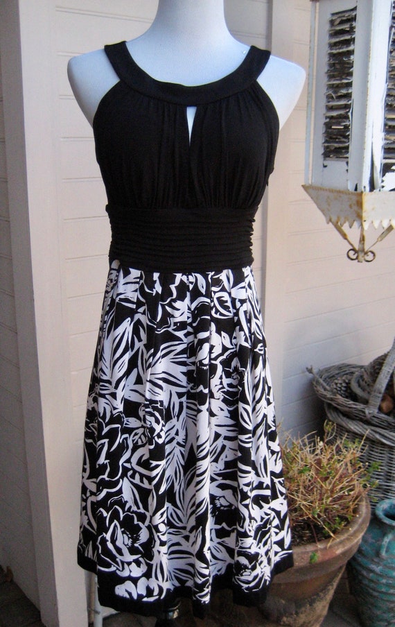 Vintage SANGRIA Black & White Dress - Beautiful Soft Gathered Bodice /  Waistband Detail - Lovely Condition - Cocktail Dress - Size 12 - Etsy