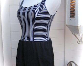 70s JANTZEN One Peice - Romper - Bathing Suit - Swimwear - Activewear - Size 10 - MADE in USA - Lovely Condition
