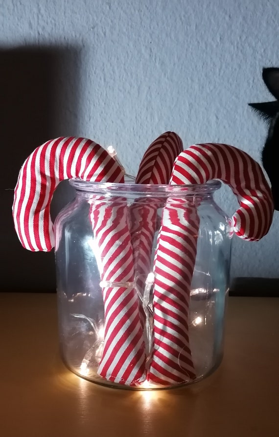 Kit Kat, Holiday Miniatures Candy Filled Cane, 2.4 Oz 