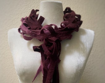 Fieltro Felted Lattice Net Bufanda Granate Borgoña Púrpura color Merino Lana Viscosa Regalo perfecto para cualquier ocasión