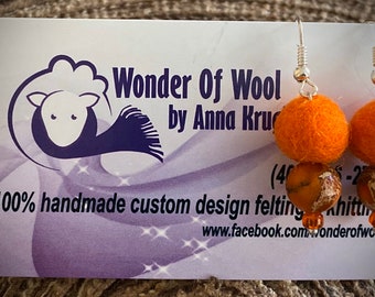 Pendientes de fieltro, pendientes de lana, gota colgante, joyas ecológicas, pendientes de cuentas, color calabaza, ooak, pendientes hechos a mano